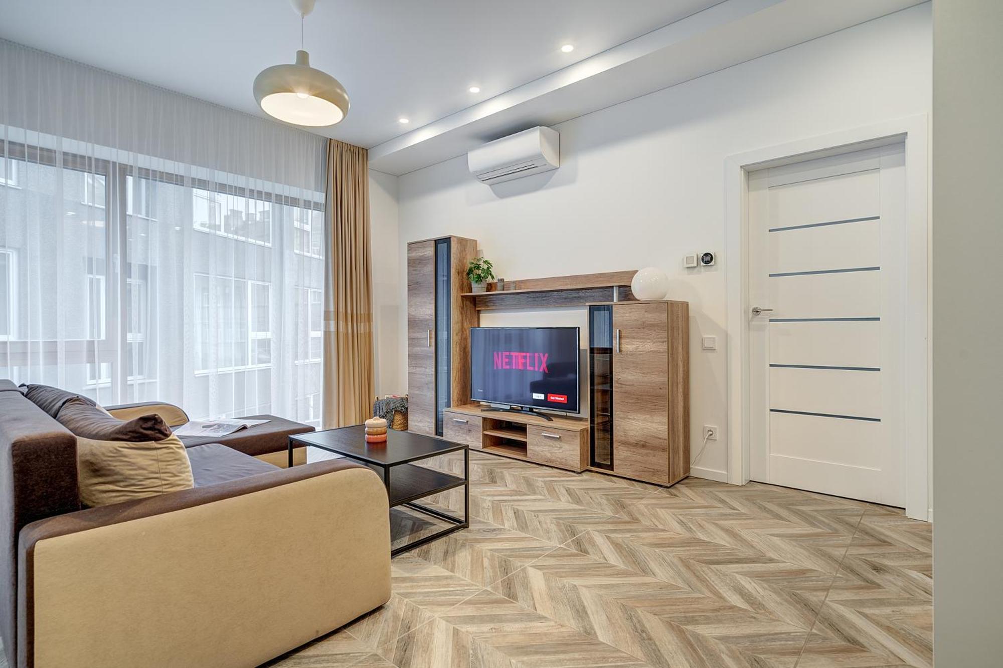 Cohost I New Basteja Life W-garage Prkg & Self Check-in Apartment *
