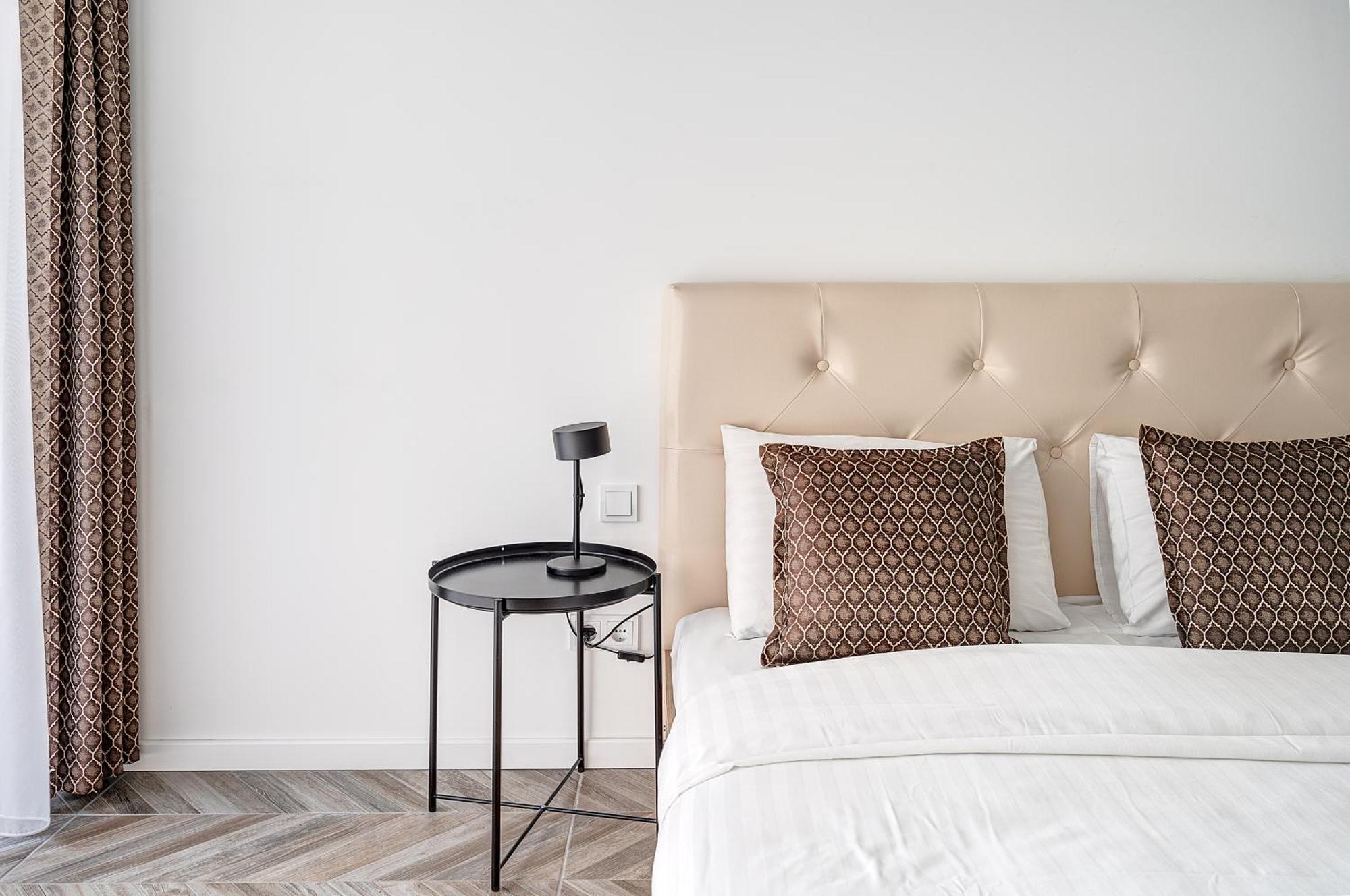 Apartment Cohost I New Basteja Life W-garage Prkg & Self Check-in